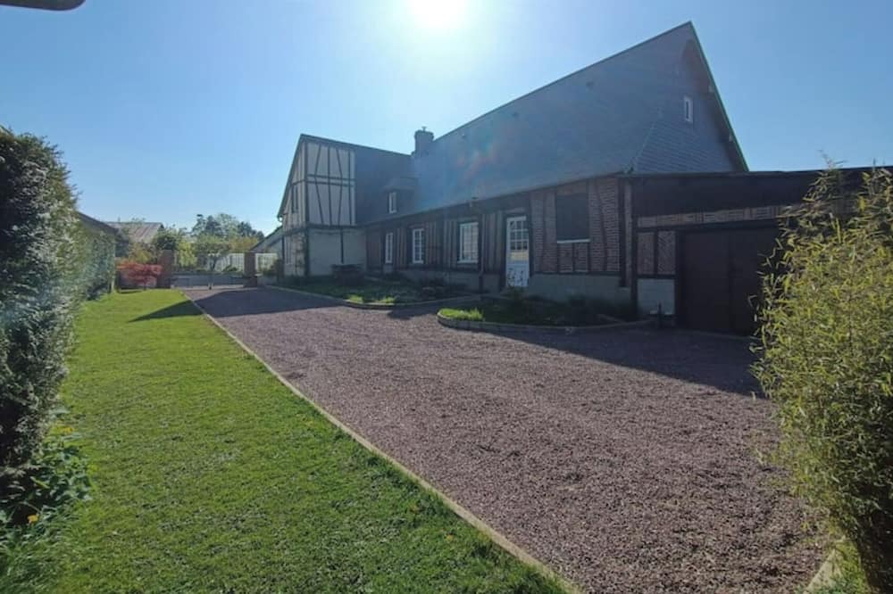 Photo of Outdoor in Beauvoir-en-Lyons