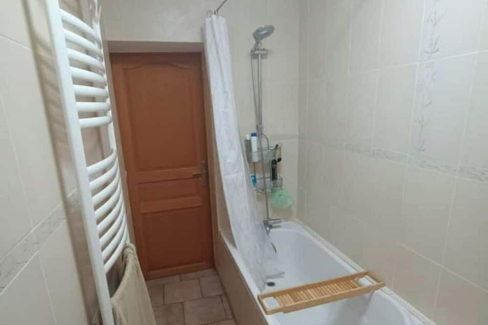 Photo of Bathroom in Beauvoir-en-Lyons