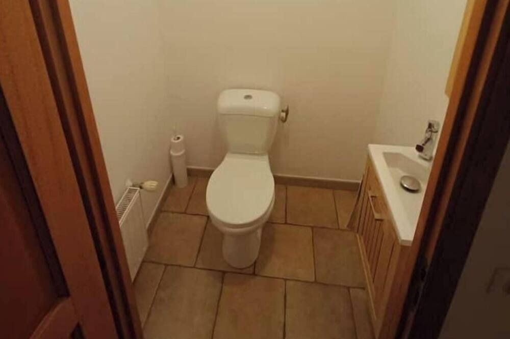 Photo of Bathroom in Beauvoir-en-Lyons