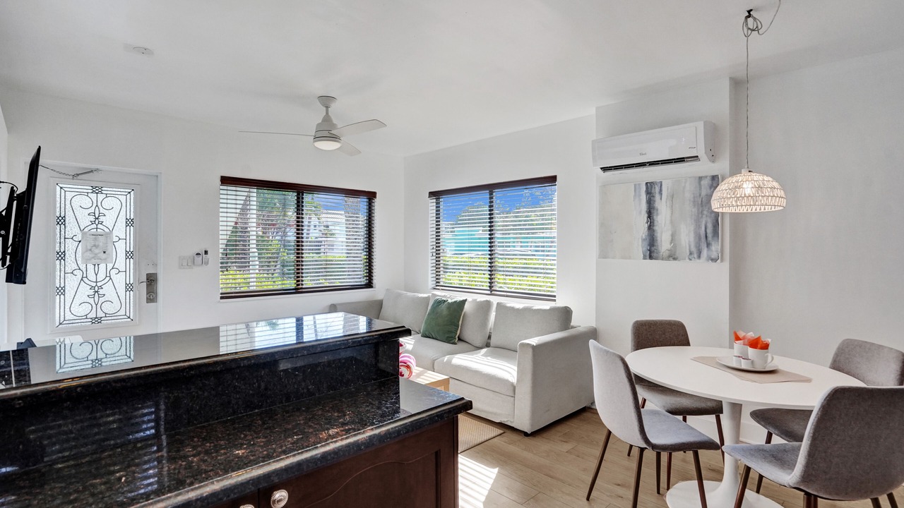 Photo of Livingroom in North Beach