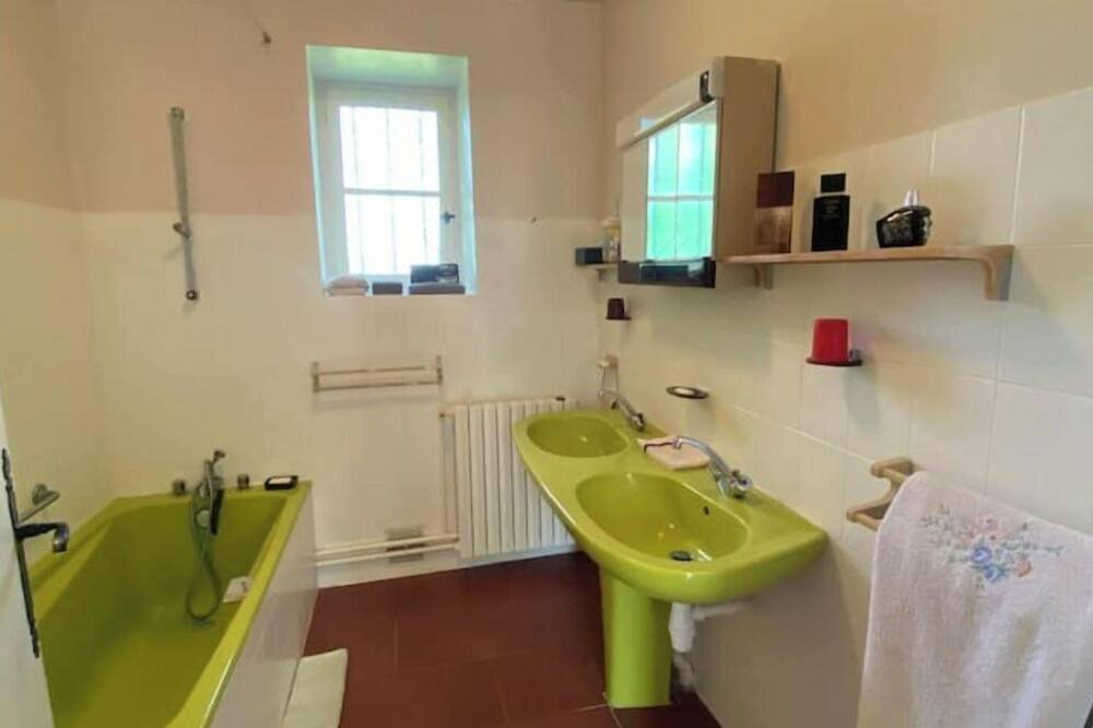 Photo of Bathroom in Brassy