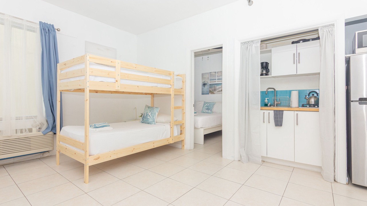 Photo of Others in Mid Beach