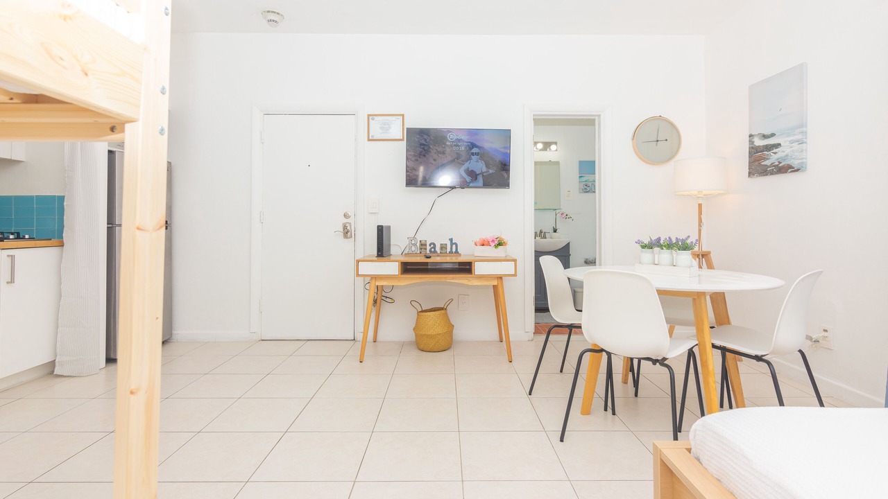 Photo of Others in Mid Beach