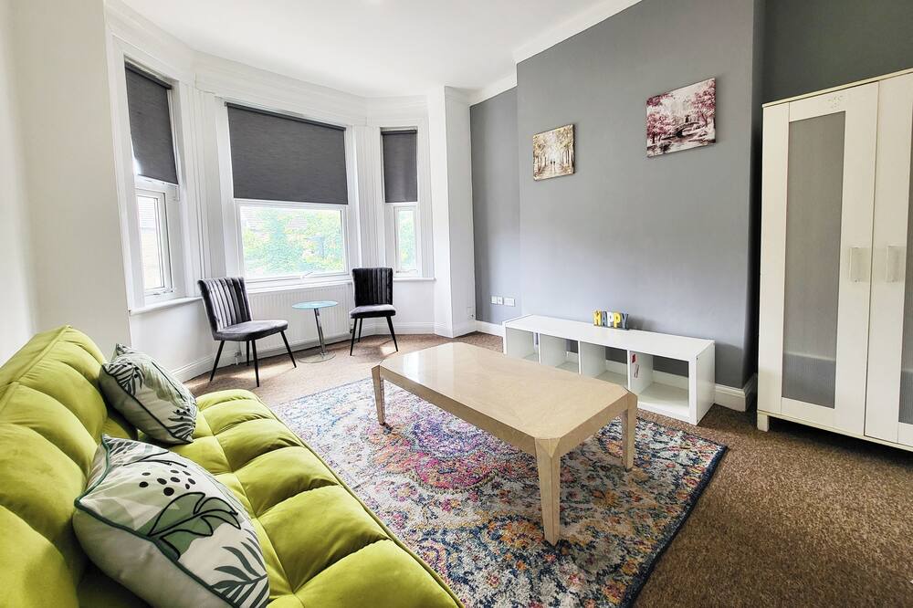 Photo of Livingroom in North Acton