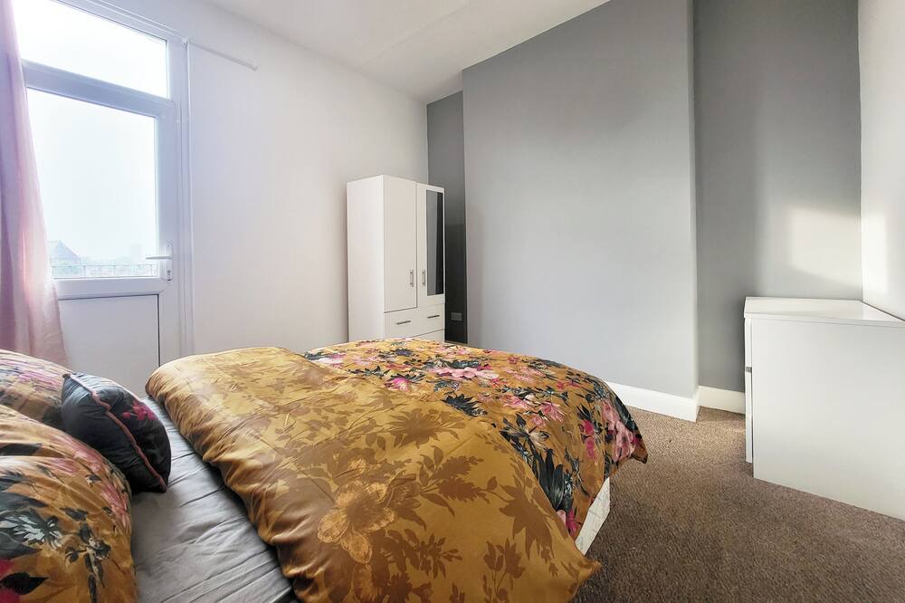 Photo of Bedroom in North Acton