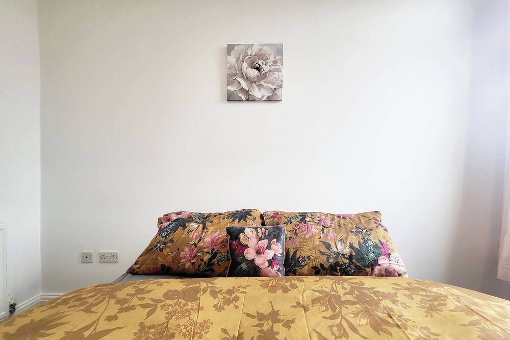 Photo of Bedroom in North Acton