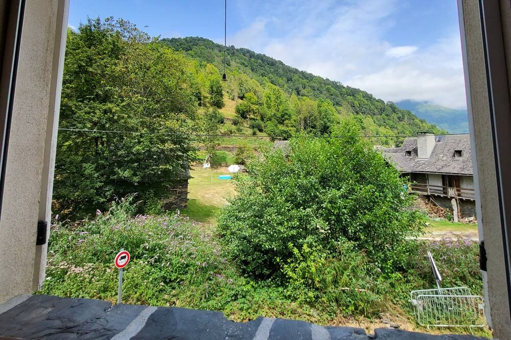 Photo of Others in Sentein