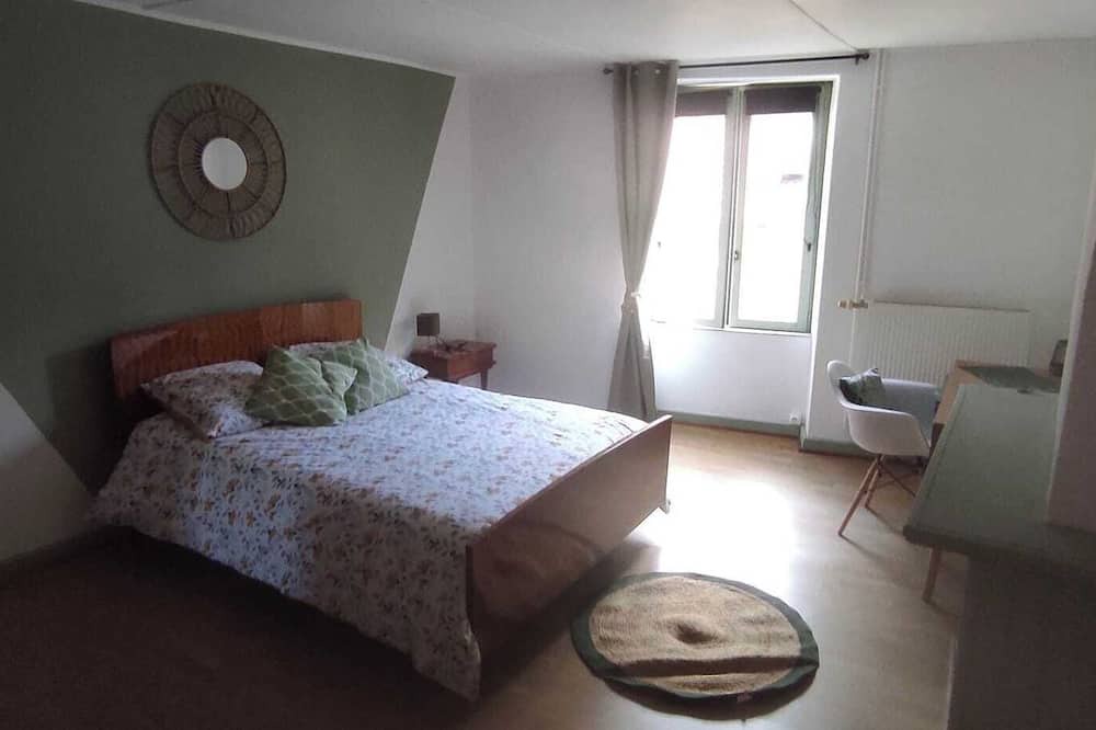 Photo of Bedroom in Vaucouleurs