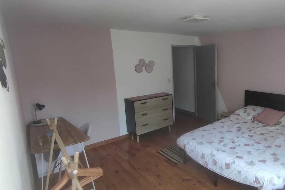 Photo of Bedroom in Vaucouleurs