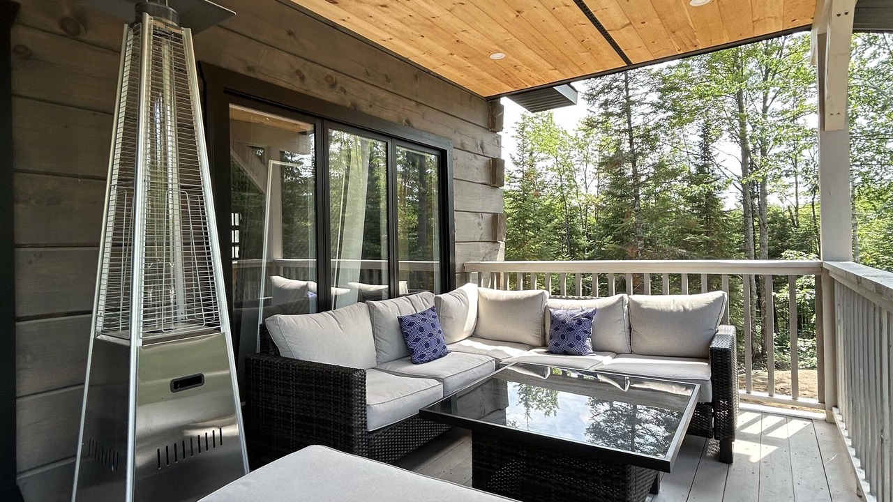 Photo of Patio Balcony in Leslie-Clapham-et-Huddersfield