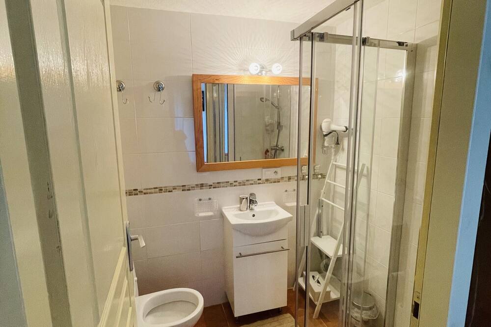 Photo of Bathroom in Montreal