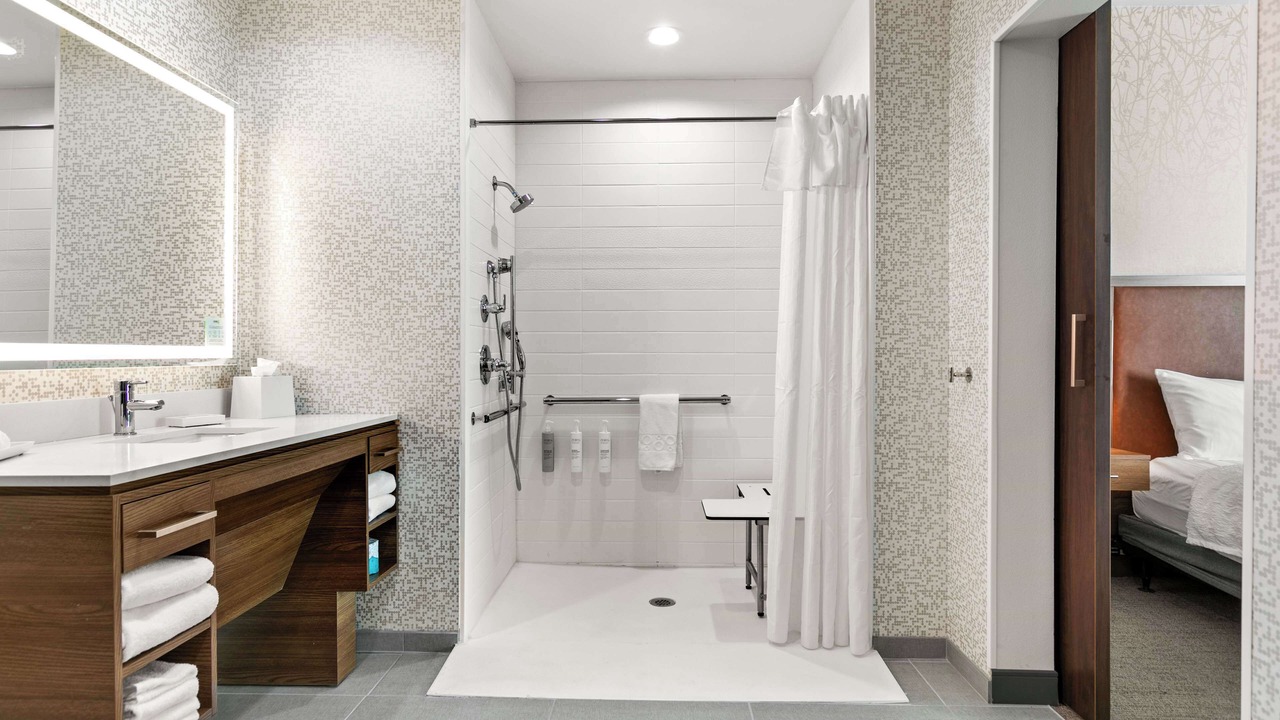 Photo of Bathroom in Warehouse District