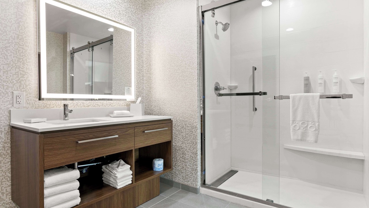 Photo of Bathroom in Warehouse District