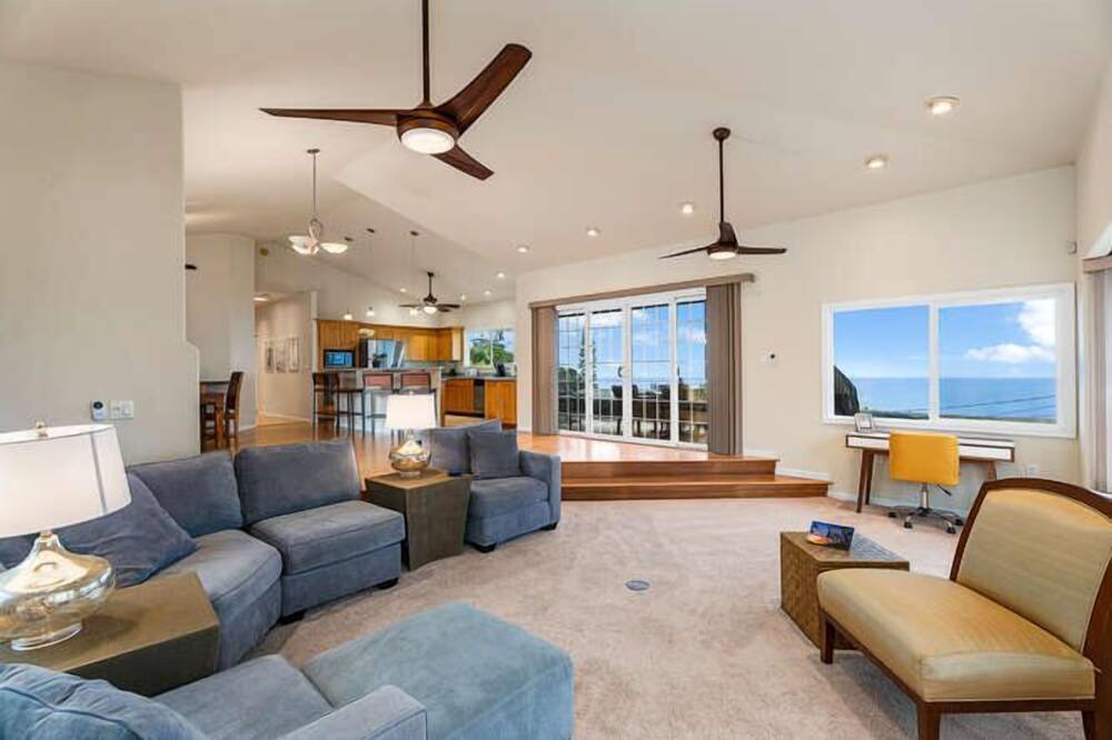 Photo of Bedroom in Kealakekua