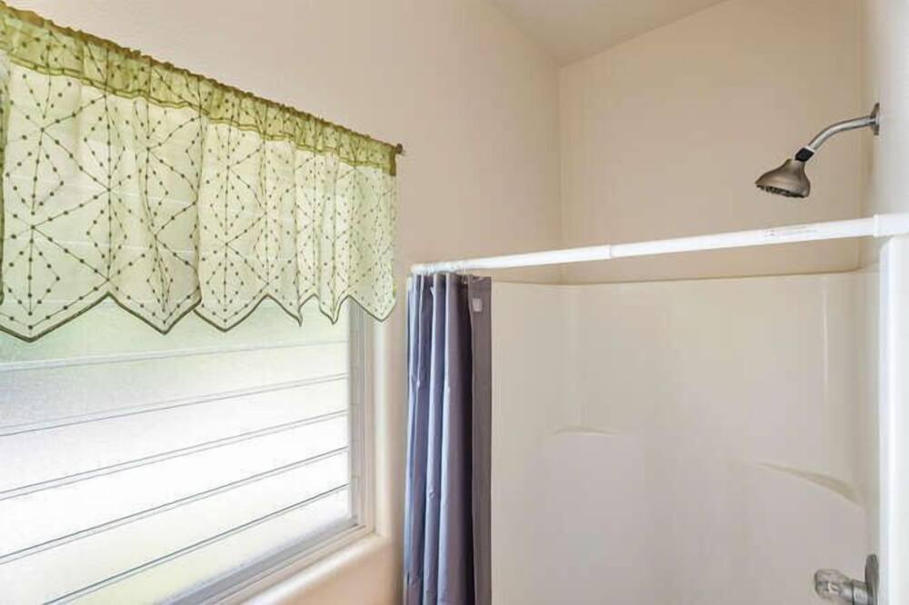 Photo of Bedroom in Kealakekua