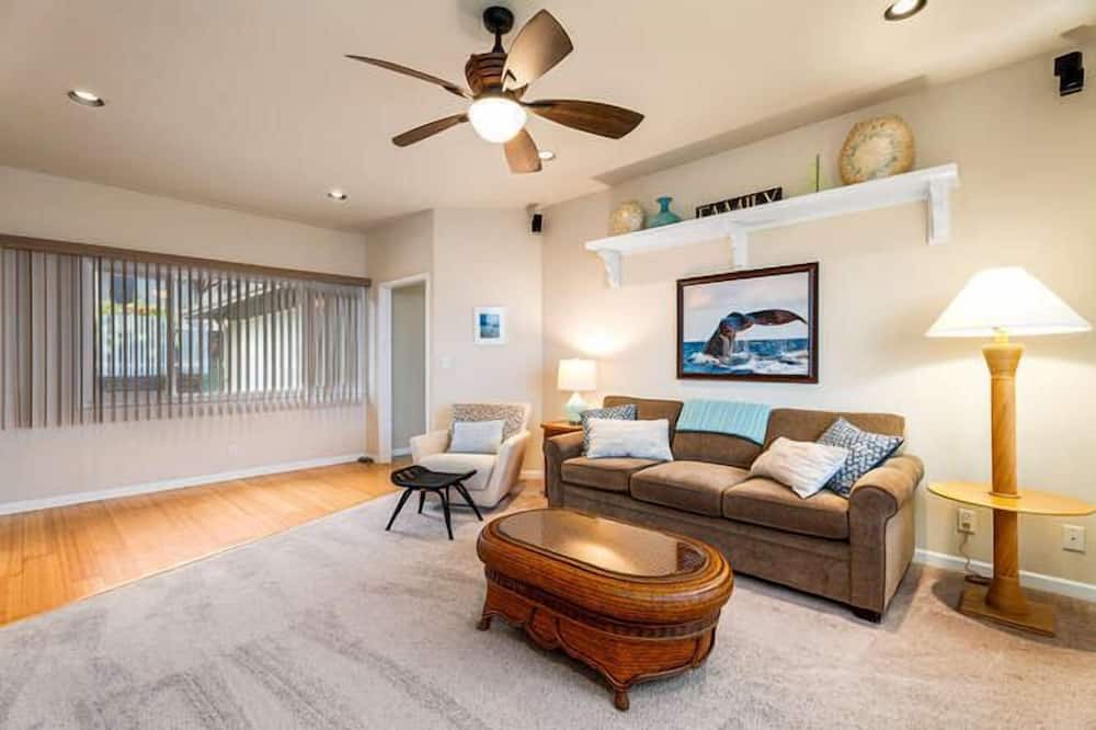 Photo of Bedroom in Kealakekua