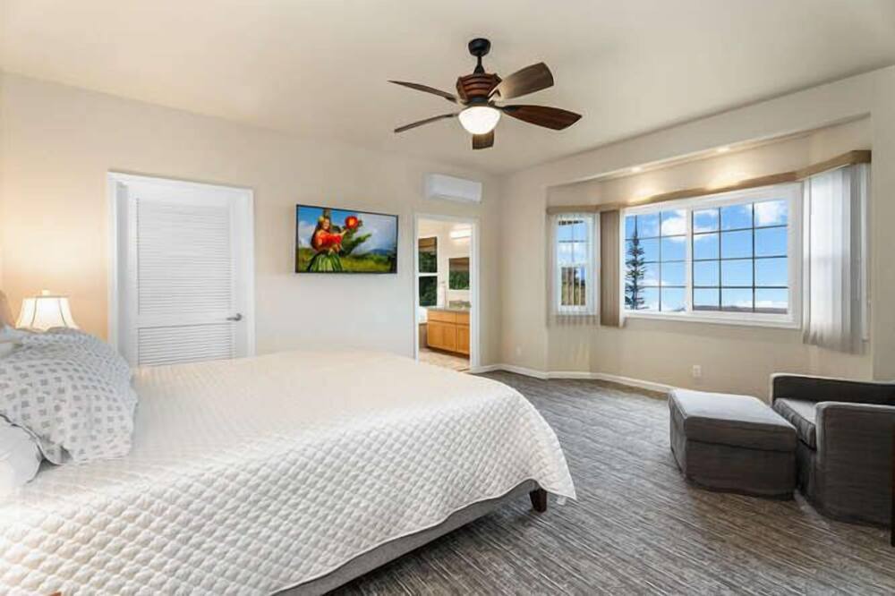 Photo of Bedroom in Kealakekua