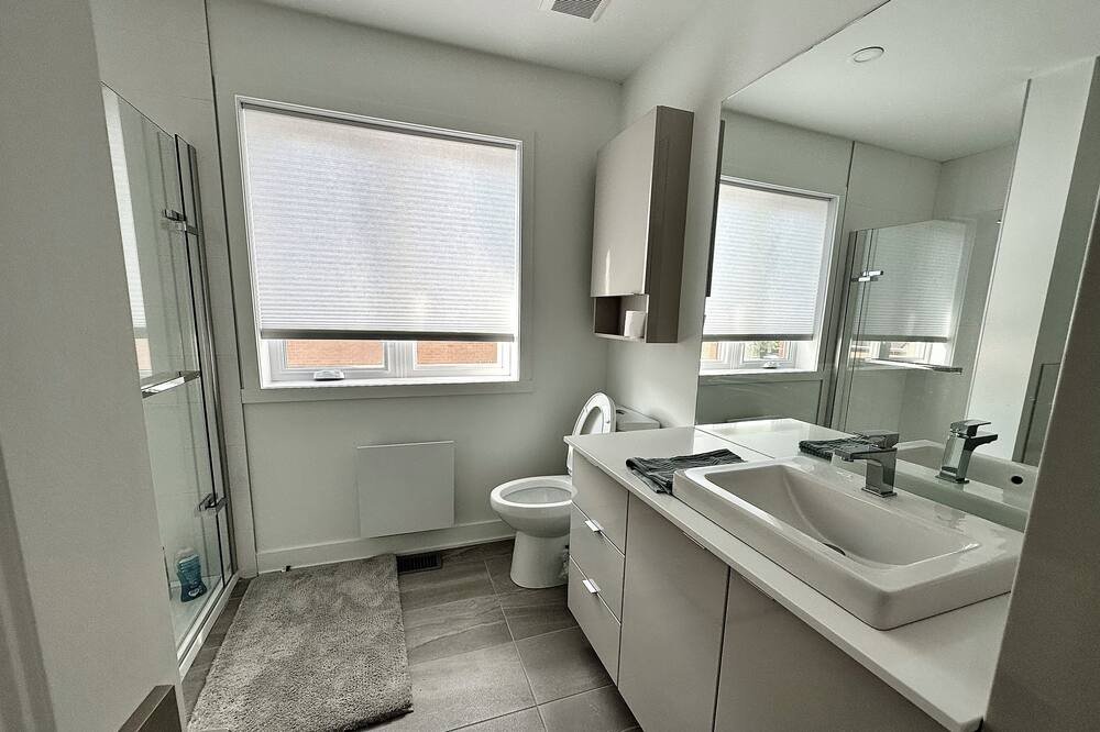 Photo of Bathroom in Pointe Claire
