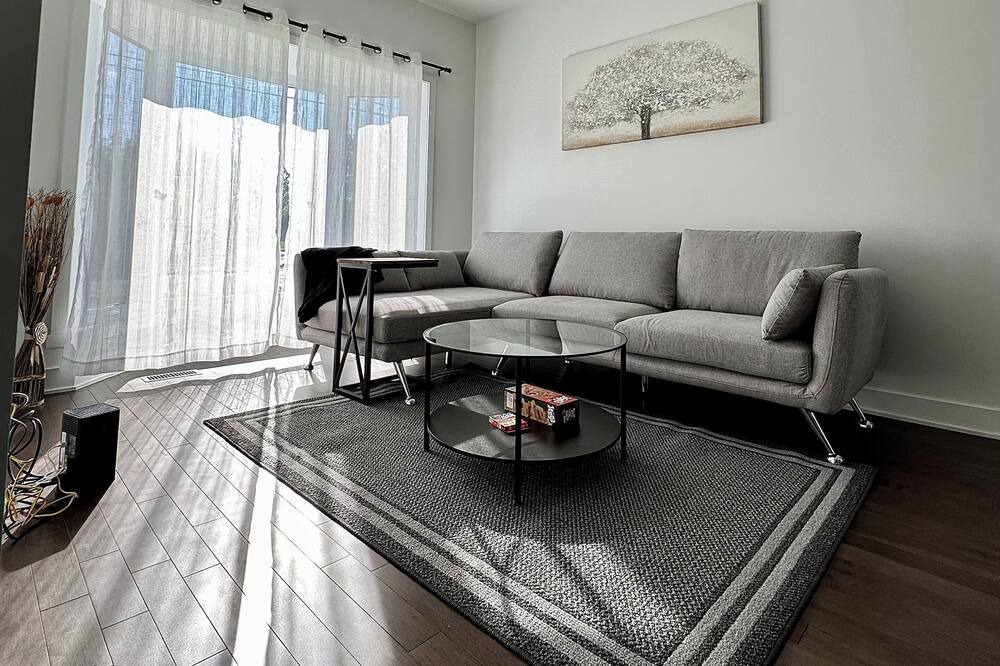 Photo of Livingroom in Pointe Claire