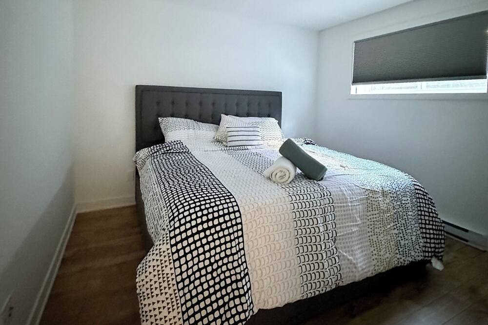 Photo of Bedroom in Pointe Claire
