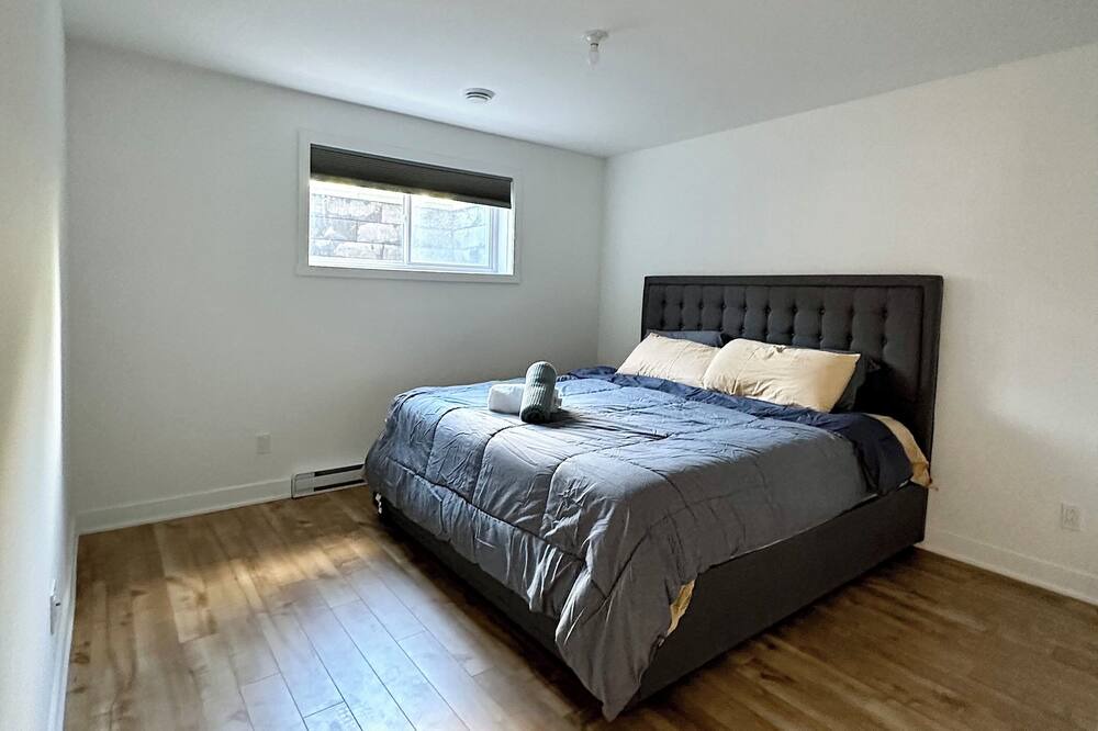 Photo of Bedroom in Pointe Claire