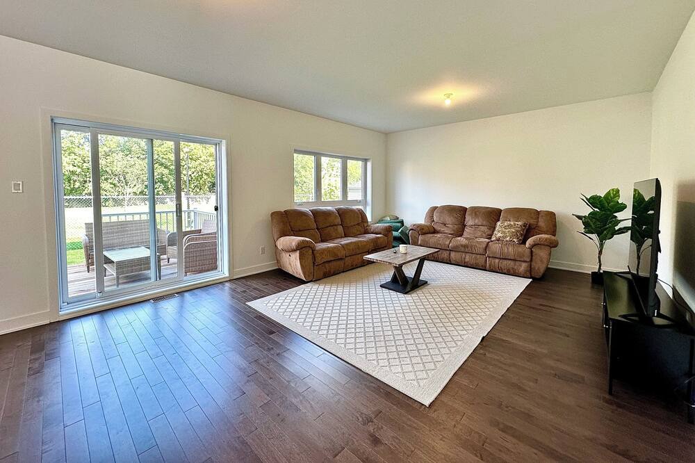 Photo of Livingroom in Pointe Claire