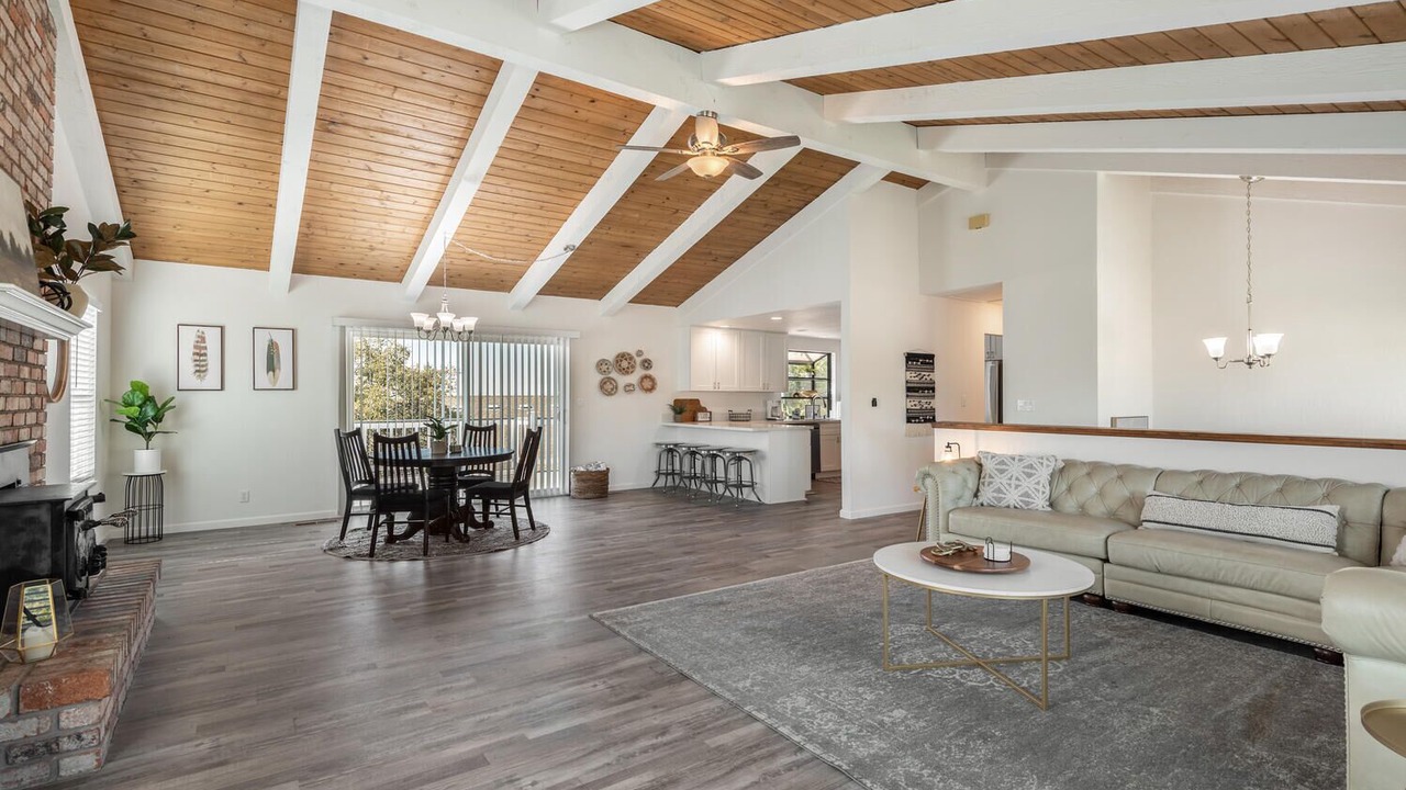 Photo of Livingroom in Auburn