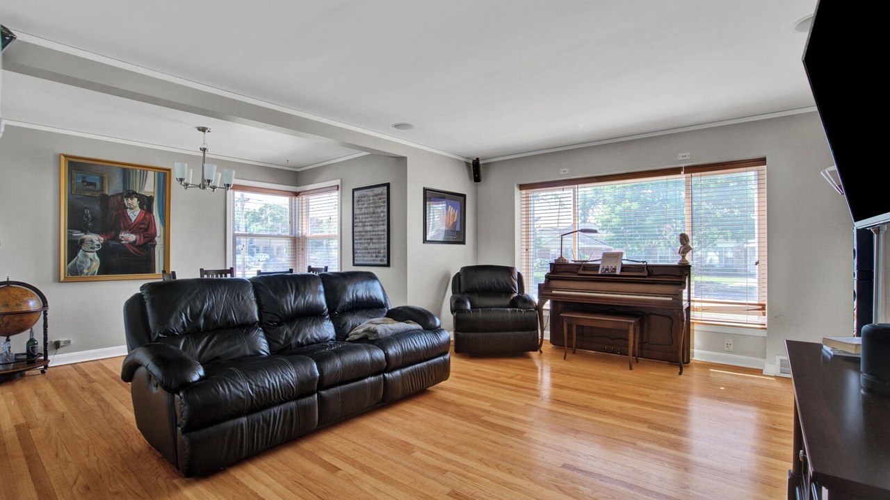 Photo of Livingroom in La Grange Park