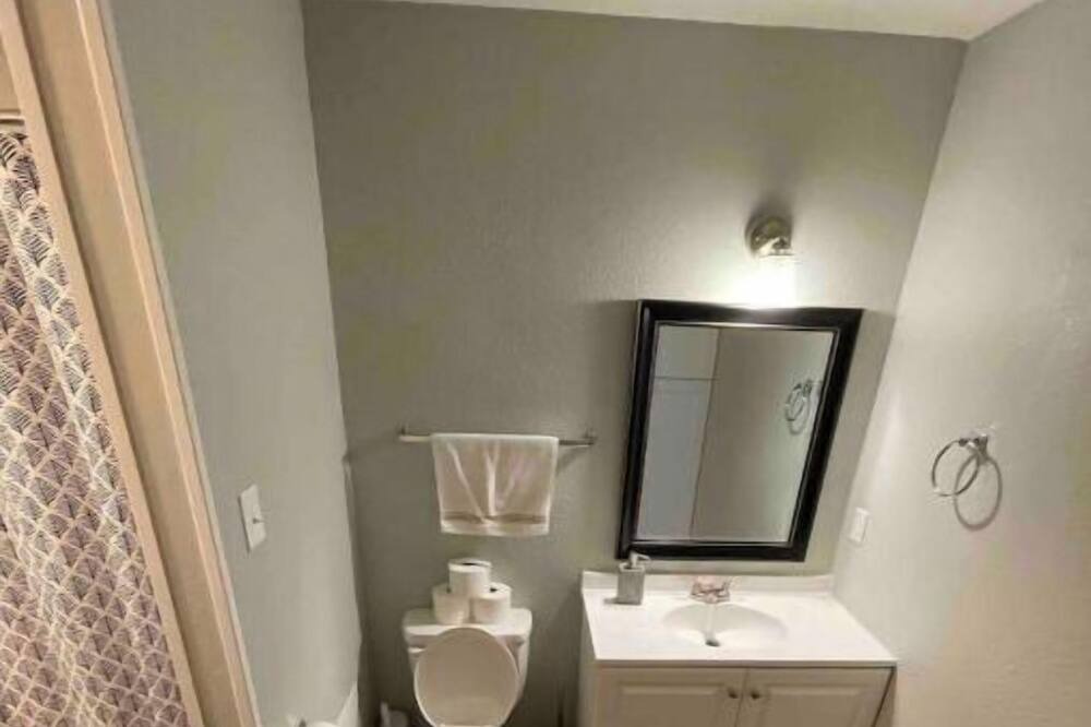 Photo of Bathroom in Southwood Valley