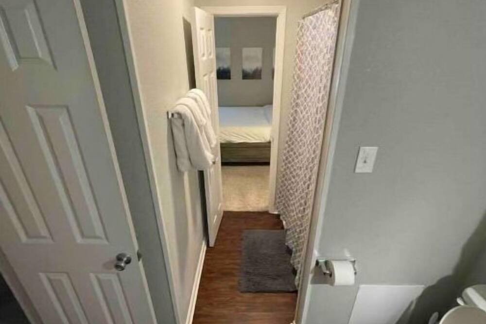 Photo of Bathroom in Southwood Valley