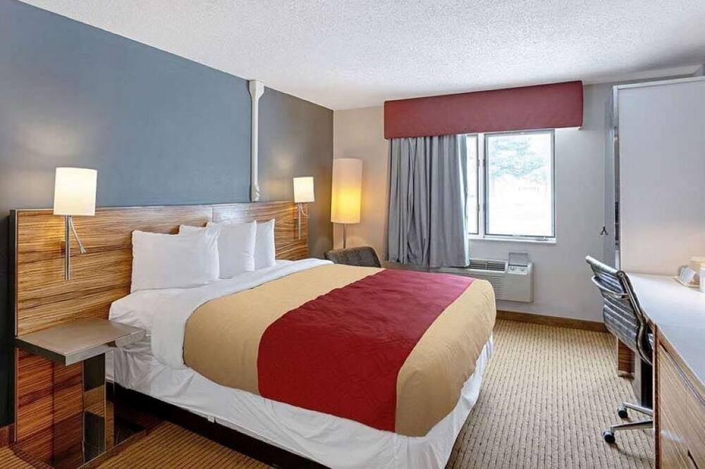 Photo of Bedroom in Clinton