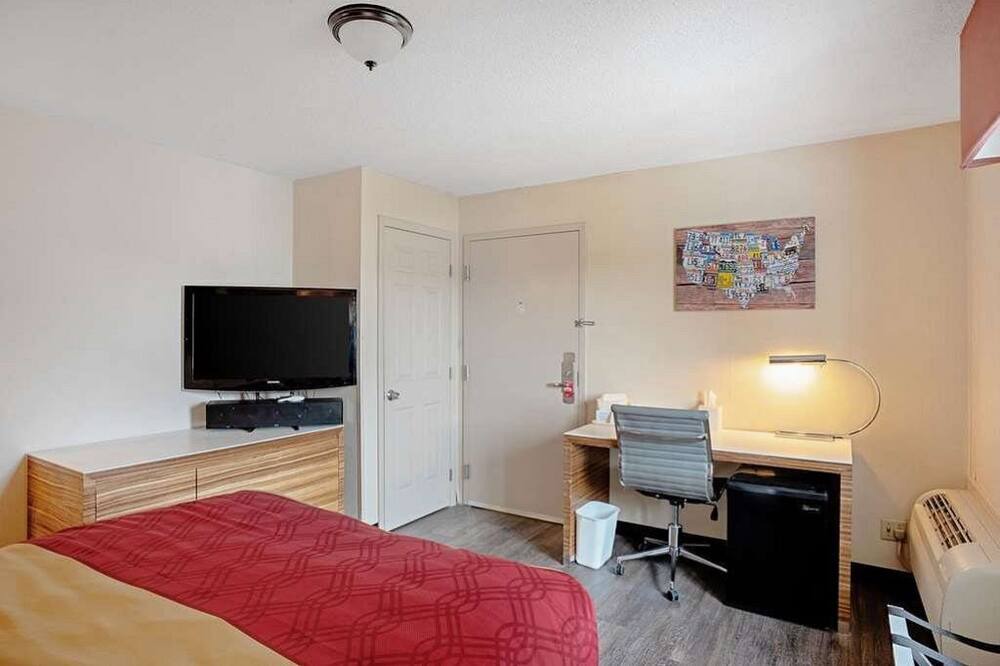 Photo of Bedroom in Clinton