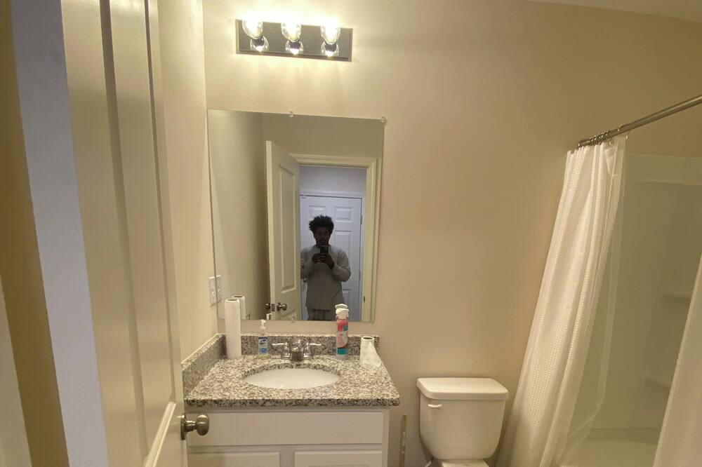 Photo of Bathroom in Xenia