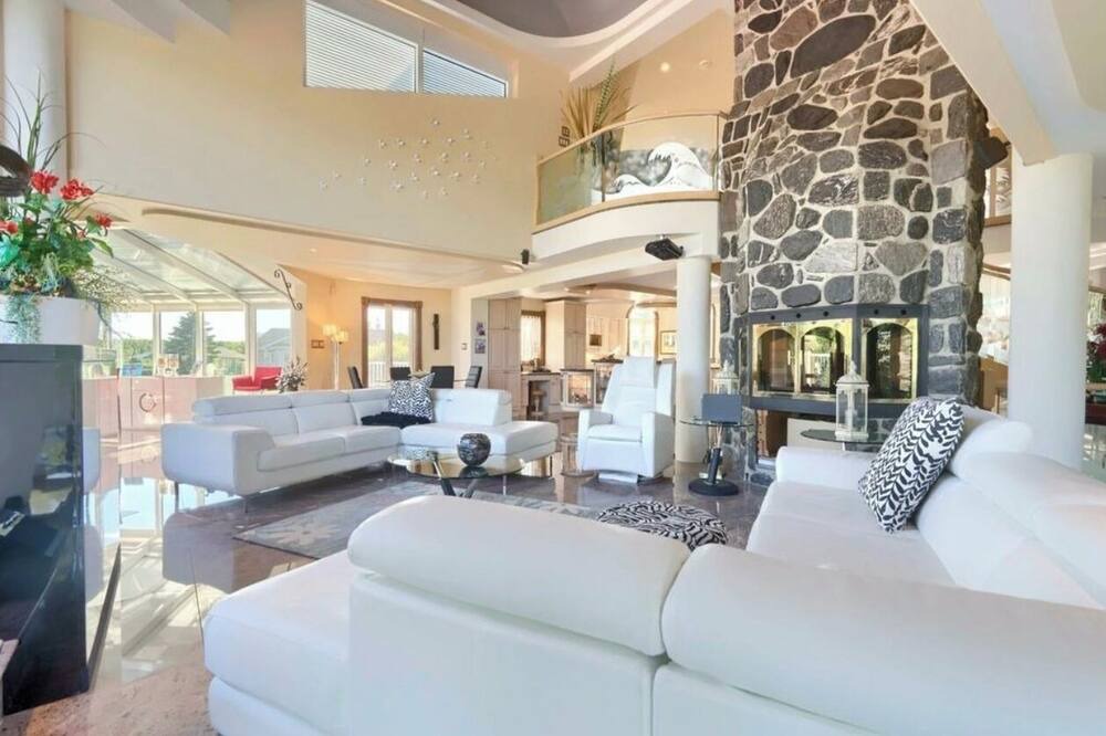 Photo of Livingroom in Papineau Regional County Municipality