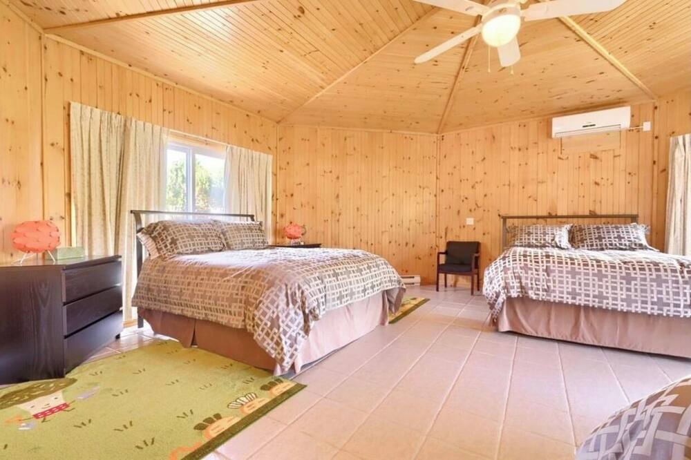Photo of Bedroom in Papineau Regional County Municipality