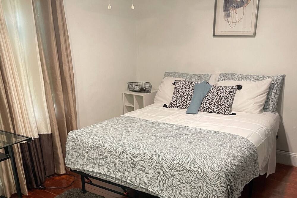 Photo of Bedroom in West Street - River Street