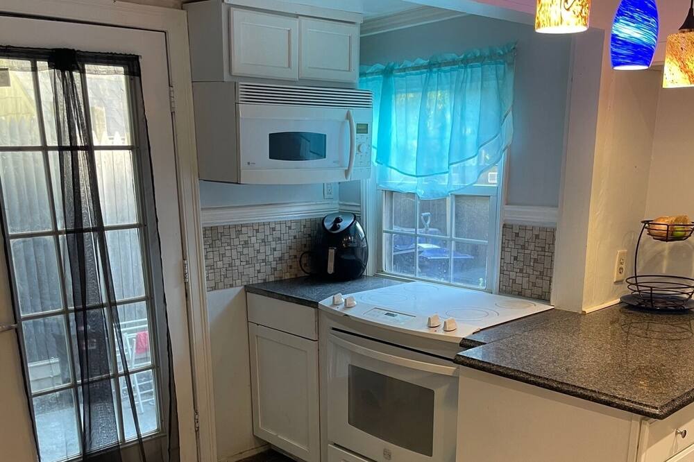 Photo of Kitchen in Metropolitan Hill - Beech Street