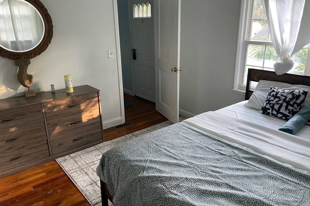 Photo of Bedroom in Metropolitan Hill - Beech Street
