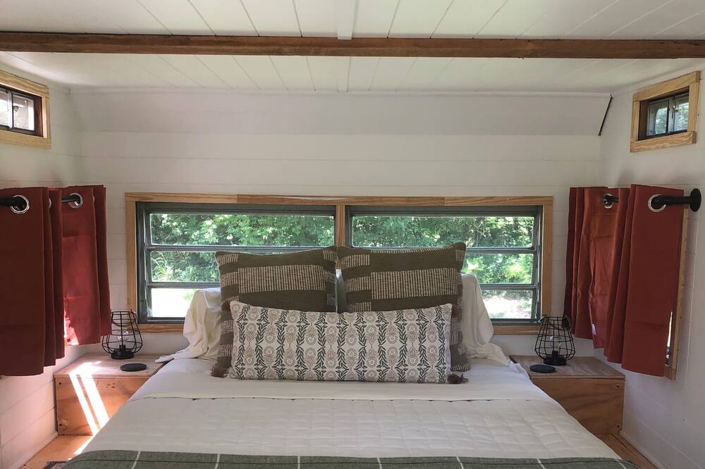 Photo of Bedroom in Eureka
