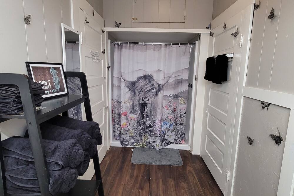 Photo of Bathroom in Harper
