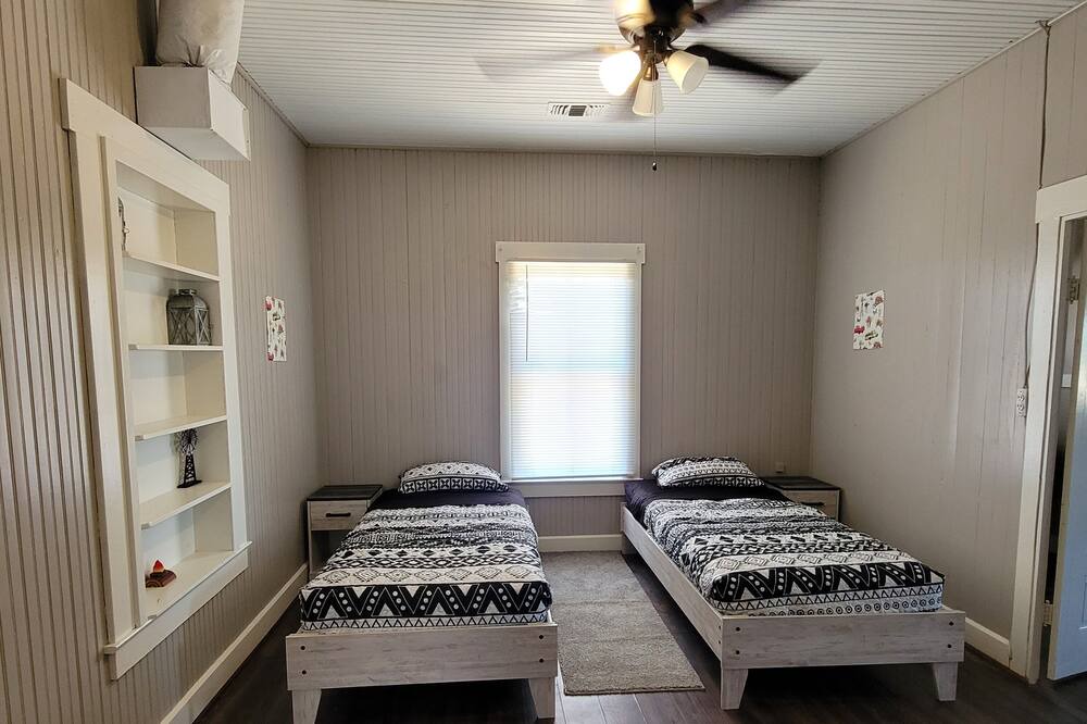Photo of Bedroom in Harper