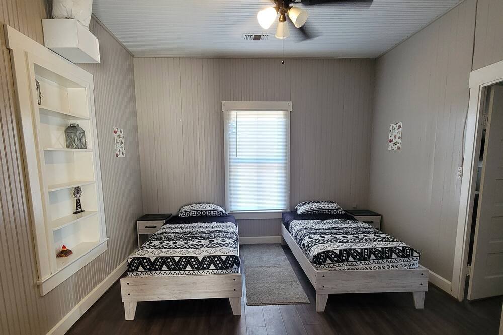 Photo of Bedroom in Harper
