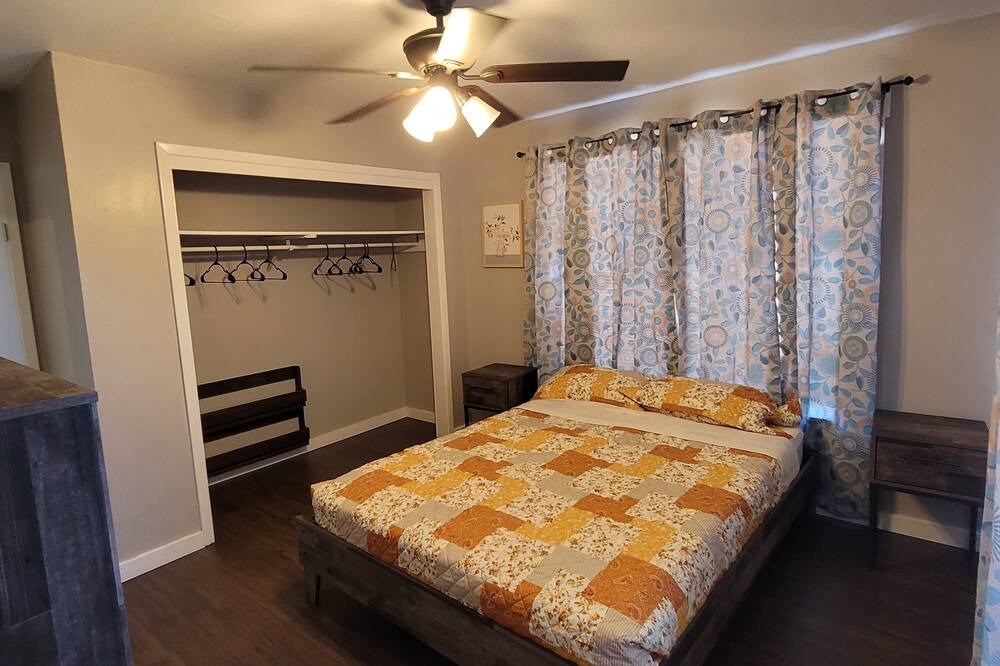 Photo of Bedroom in Harper