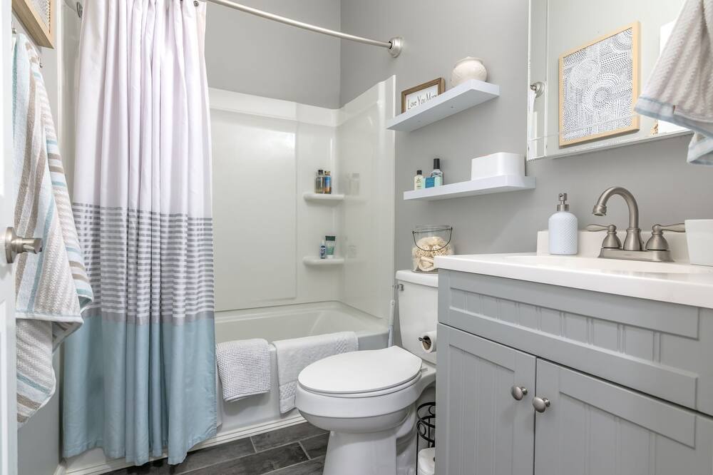 Photo of Bathroom in I-435 West KC-KS