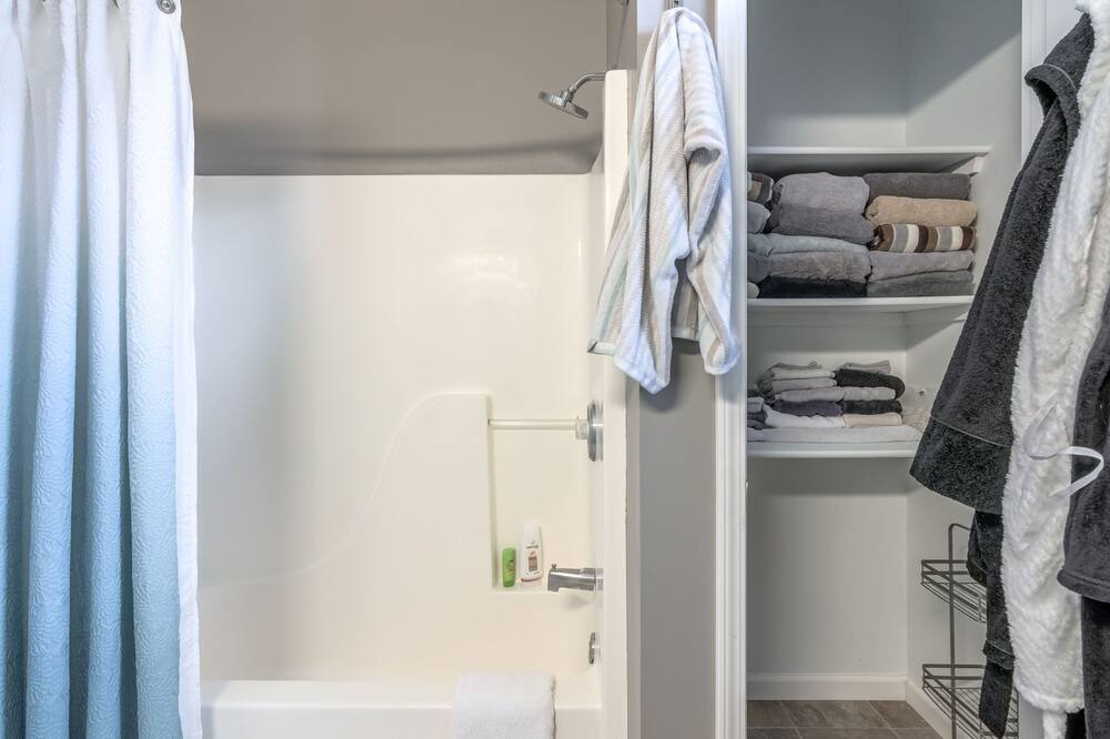 Photo of Bathroom in I-435 West KC-KS