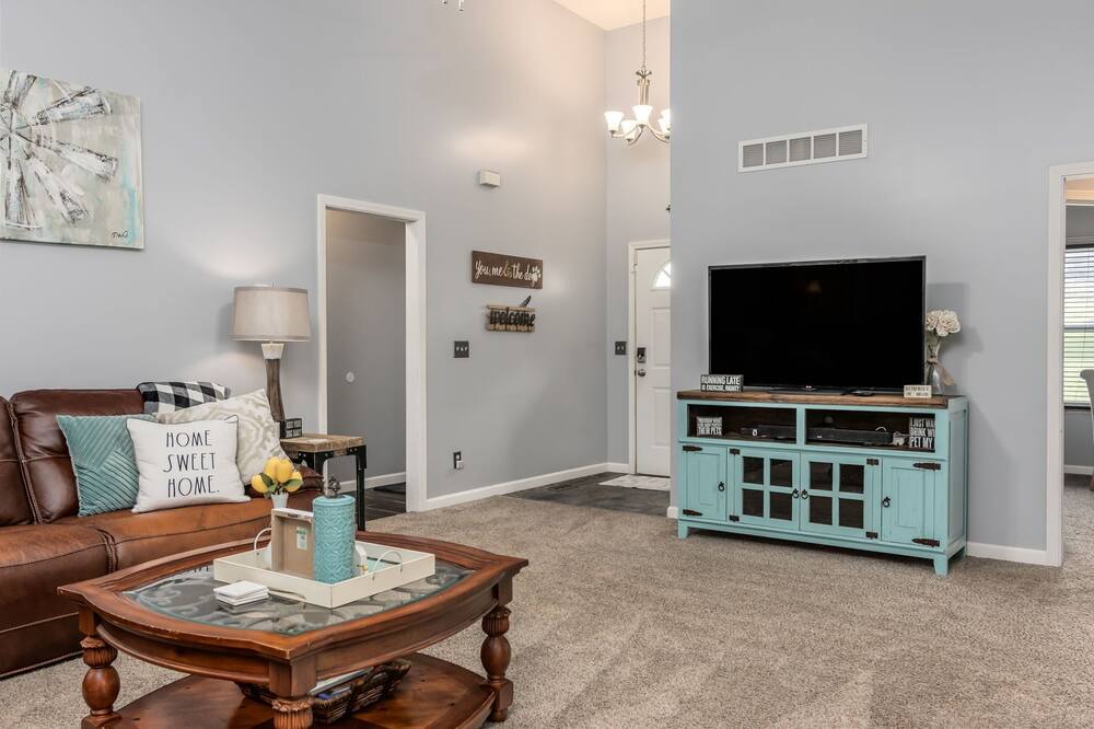 Photo of Bedroom in I-435 West KC-KS