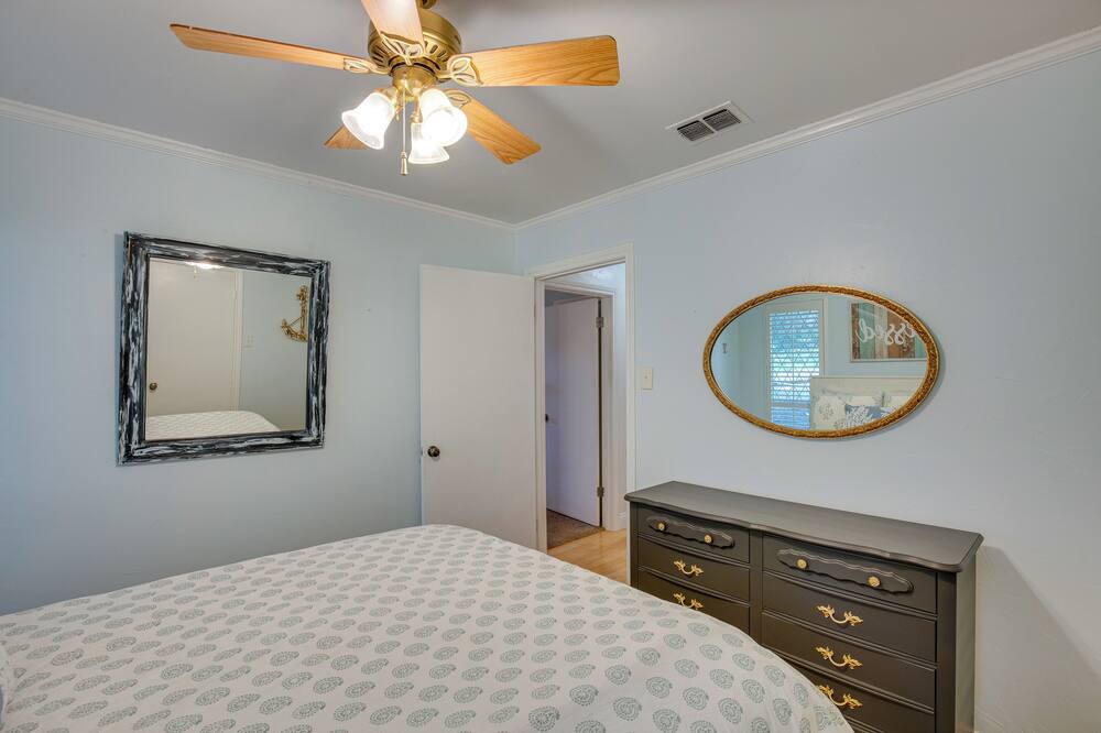 Photo of Bedroom in Flint