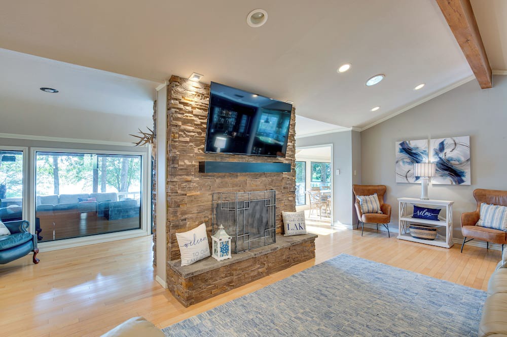 Photo of Livingroom in Flint