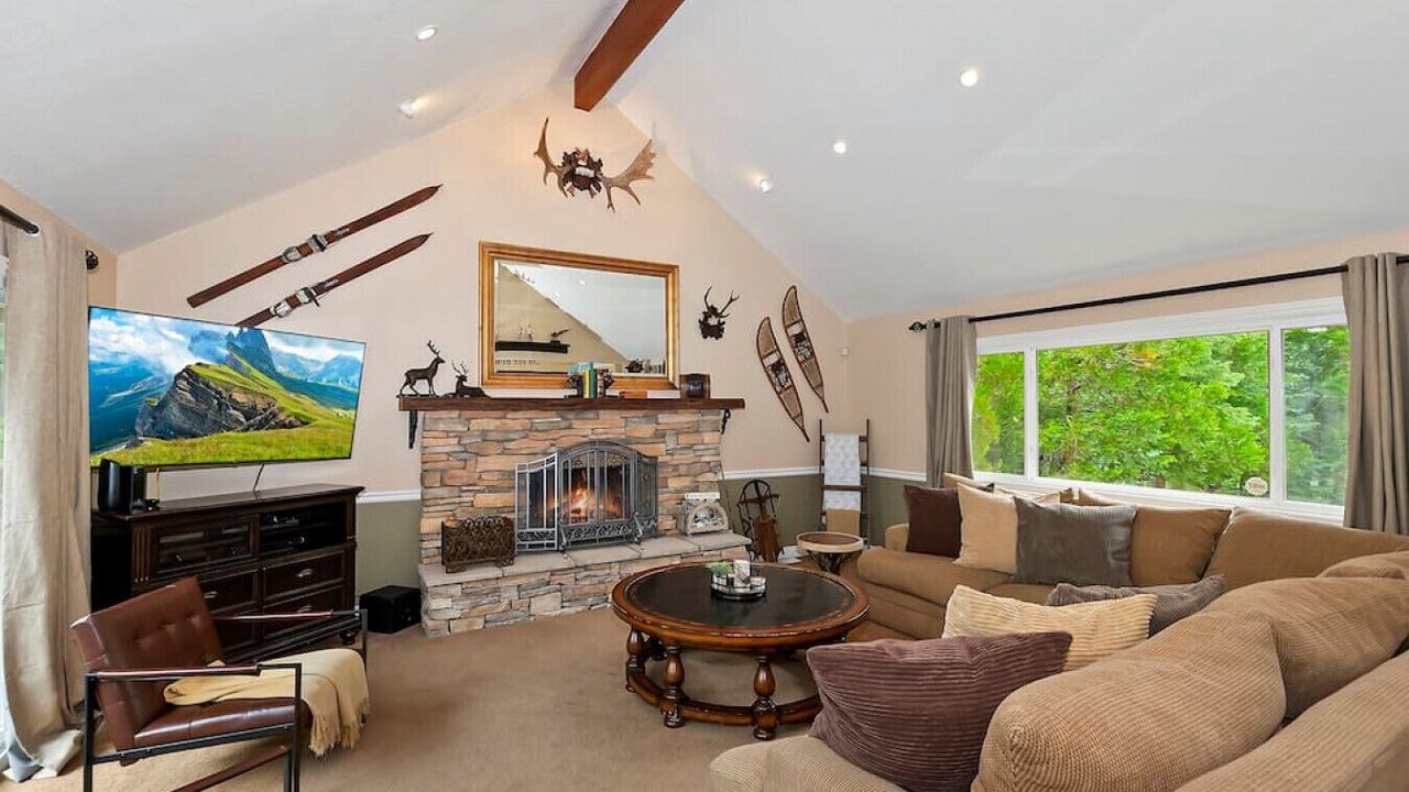 Photo of Livingroom in Cedar Glen