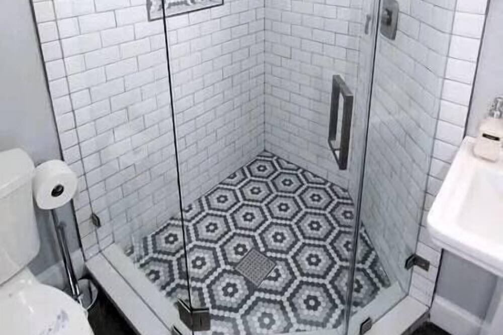 Photo of Bathroom in Sunset Lakes